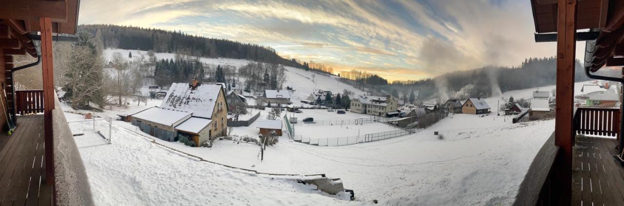 Rodinný dům na Sluneční stráni Dolni Dvur Esterno foto