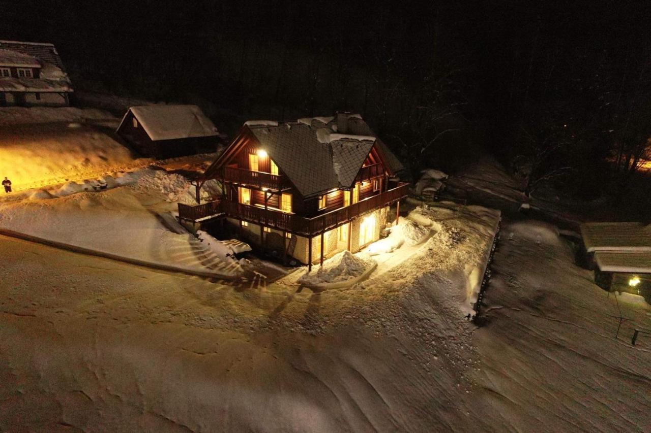 Rodinný dům na Sluneční stráni Dolni Dvur Esterno foto