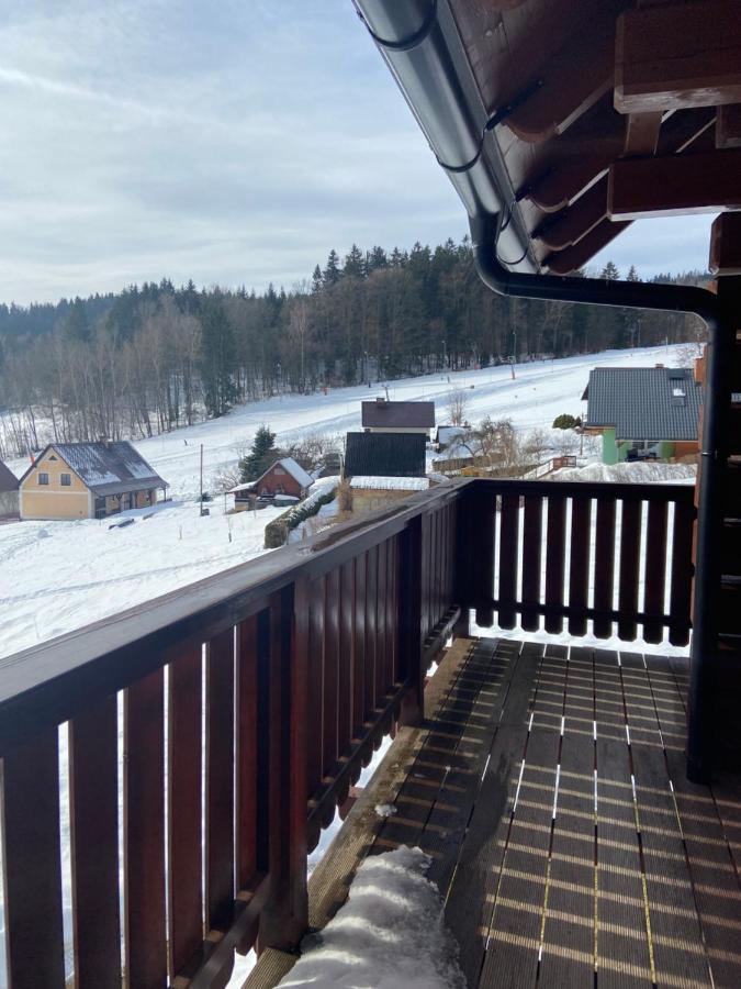 Rodinný dům na Sluneční stráni Dolni Dvur Esterno foto